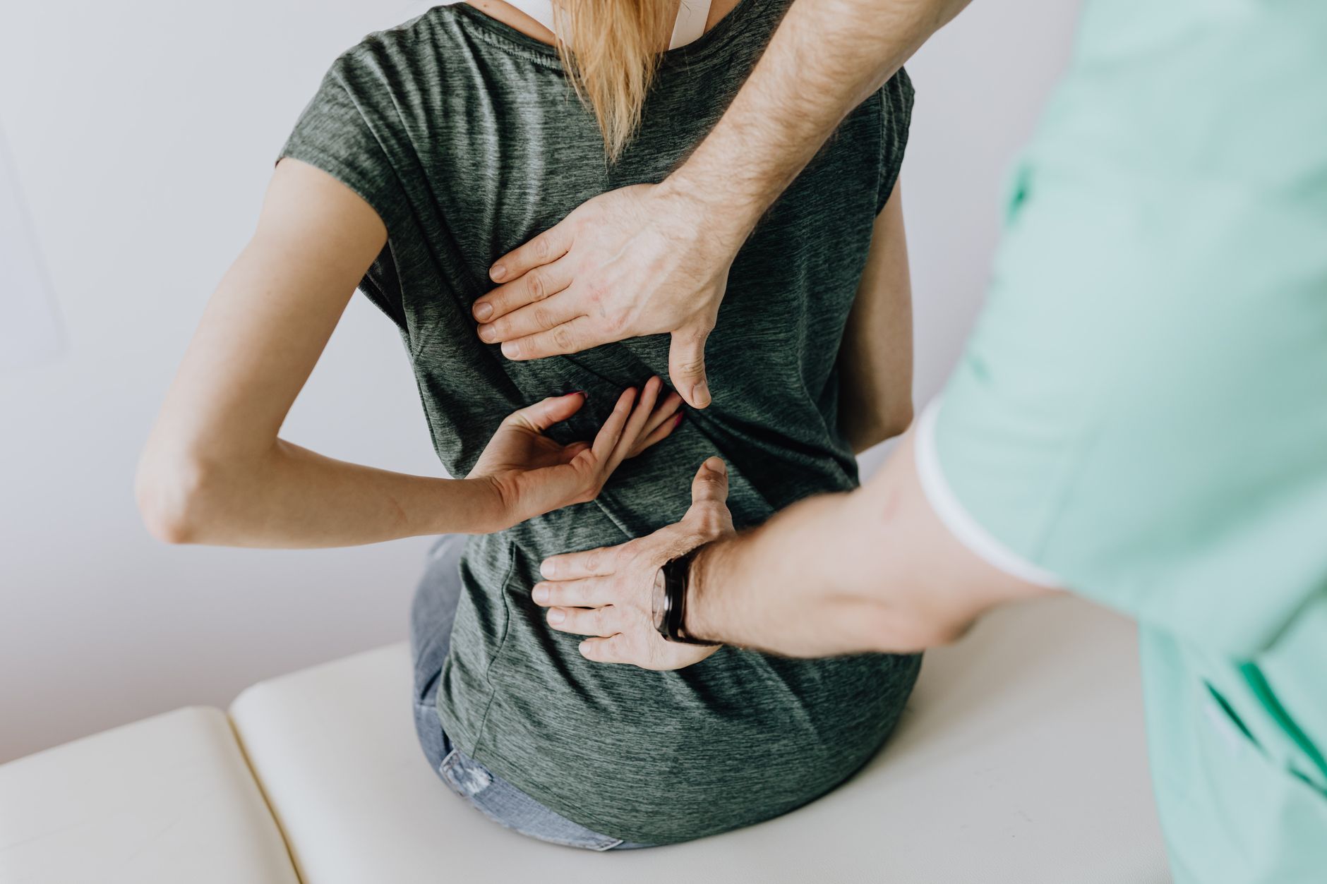 Ostéopathie : à quoi ressemble une première séance